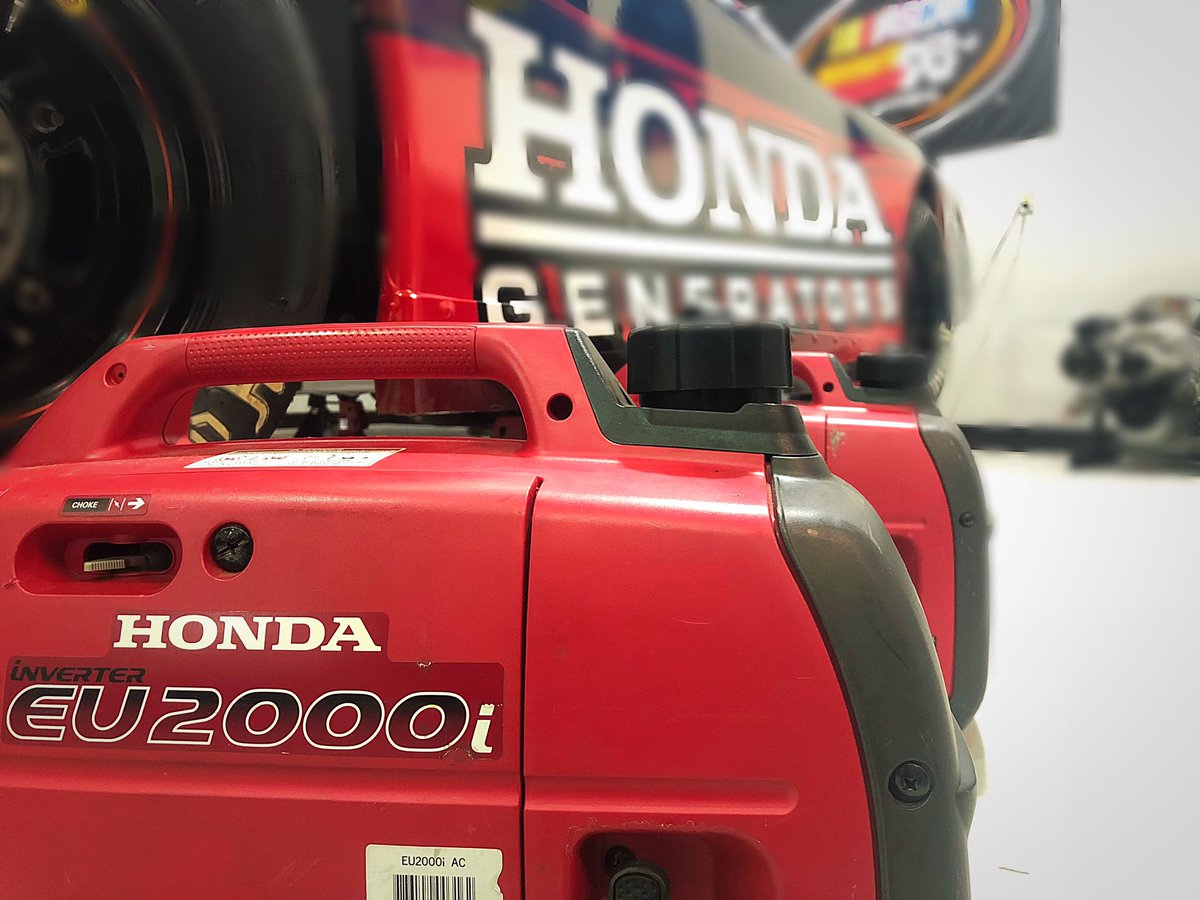 RevRacin's tweet photo. A team with power on the track requires power in the pits, thatβs why we rely on @HondaGenerators. πΈ @CabreChase #EU2000i https://t.co/B3P5FPLBDV