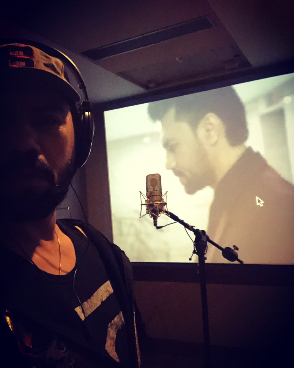 gauravchopraa's tweet photo. The magic of being an #actor !
The different lives we live ! Have been immersed in being #Devdas so much that when I see myself from 3months ago , I can’t recognise myself !!!!
Dubbing for #marrymestranger these days. https://t.co/jHZJ7tanF9