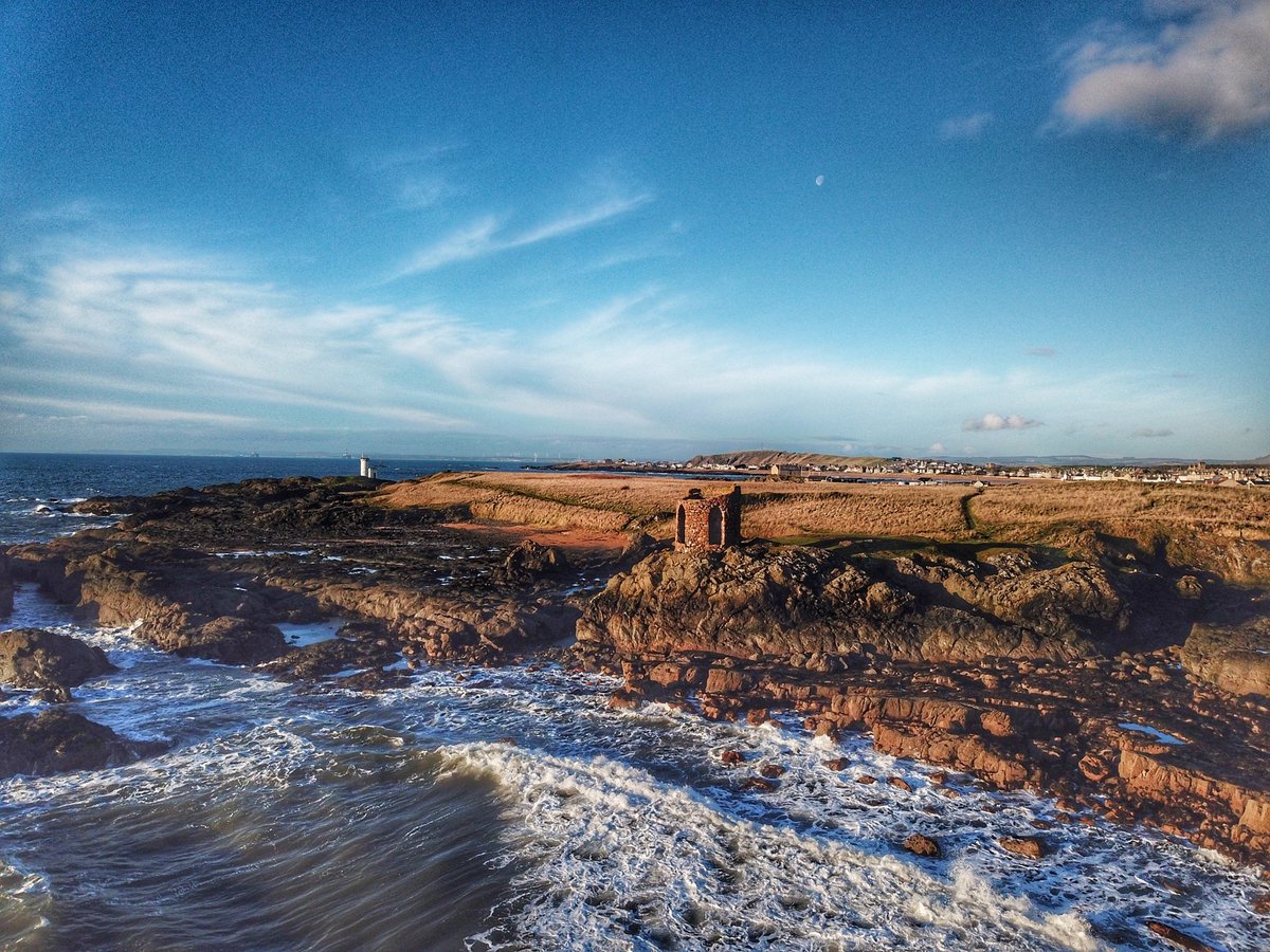 echopark24's tweet photo. Had a wee fly down by the Lady's Tower, rather windy though. #Scotland #VisitScotland #DJIMavic #LadysTower https://t.co/fP6lSuwpe6