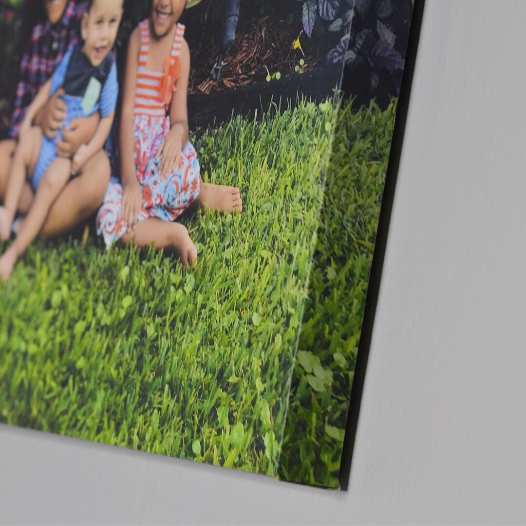 ImMakingTime's tweet photo. #CanvasFactory has been my go-to for canvas prints for years because they put quality first. Check them out at https://t.co/fArfSvo15l. Then head to the blog and enter to win a canvas print! >> https://t.co/vELFwKhkOv.
#HolidayGiftGuide #HolidayHooplaGiveaway #giftideas https://t.co/RECPd5Ssoh