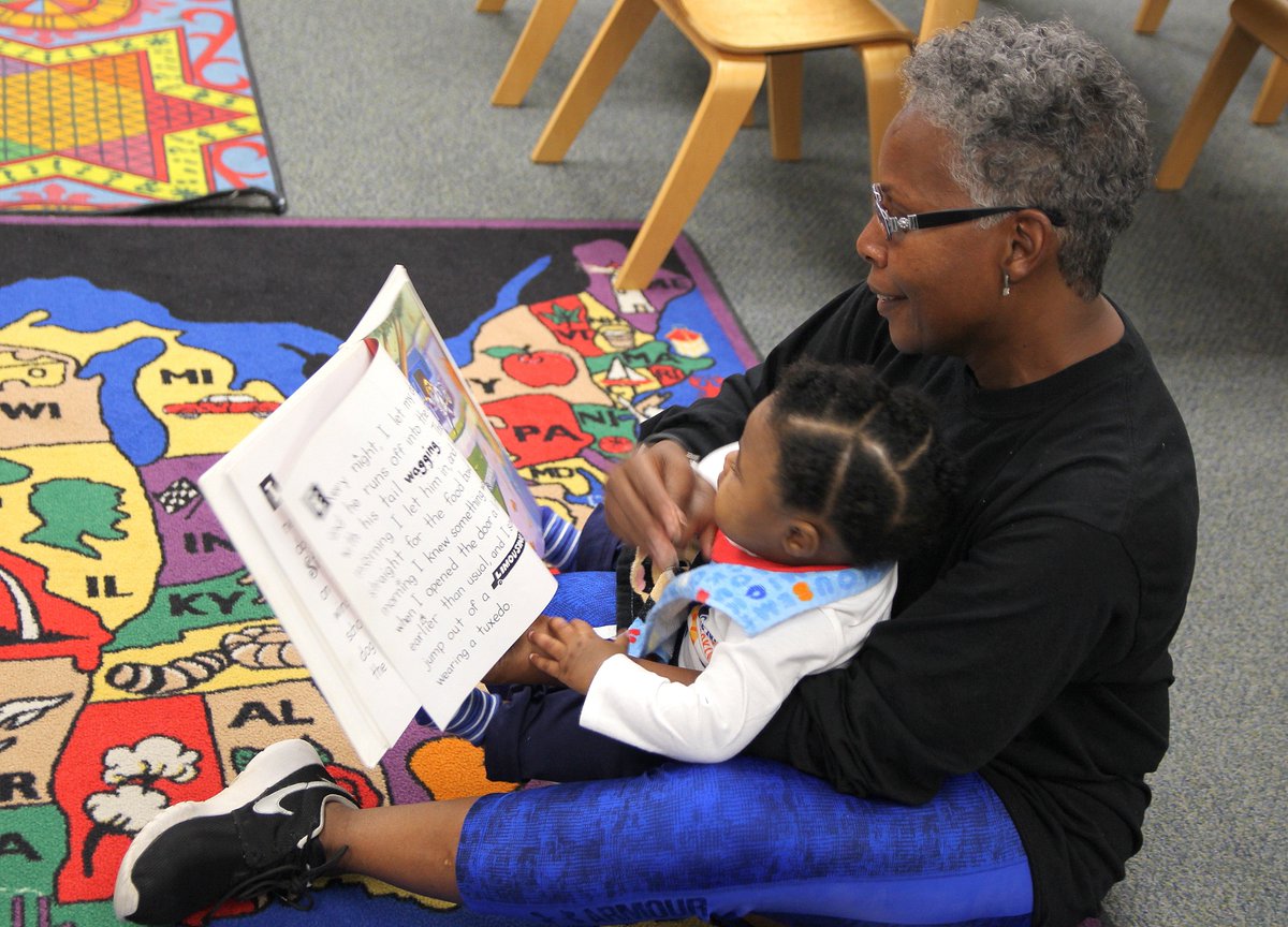 MSLibraryComm's tweet photo. Celebrate the gift of libraries by giving back! This #GivingTuesday, give to the Friends of Libraries at your local public library to foster growth in literacy, technology, and your community. #LibrariesBuildCommunities #MSLibraries https://t.co/VwaFZzKBuD