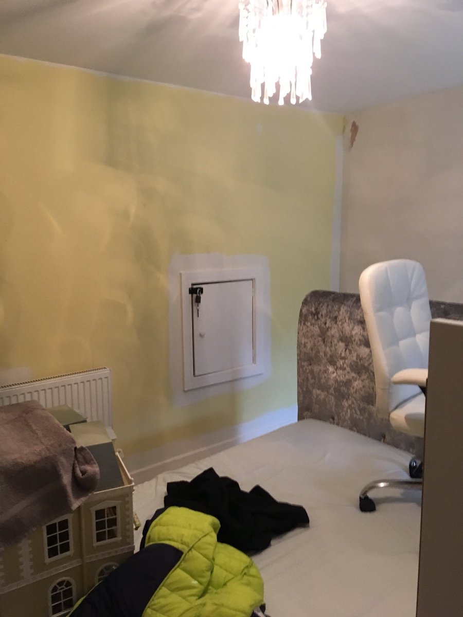 LRdecorators's tweet photo. Another happy customer,before and after pics,still taking late bookings to get your house or buisness done for Xmas give us a call or text on 07482902877 https://t.co/AO7g030Z5c