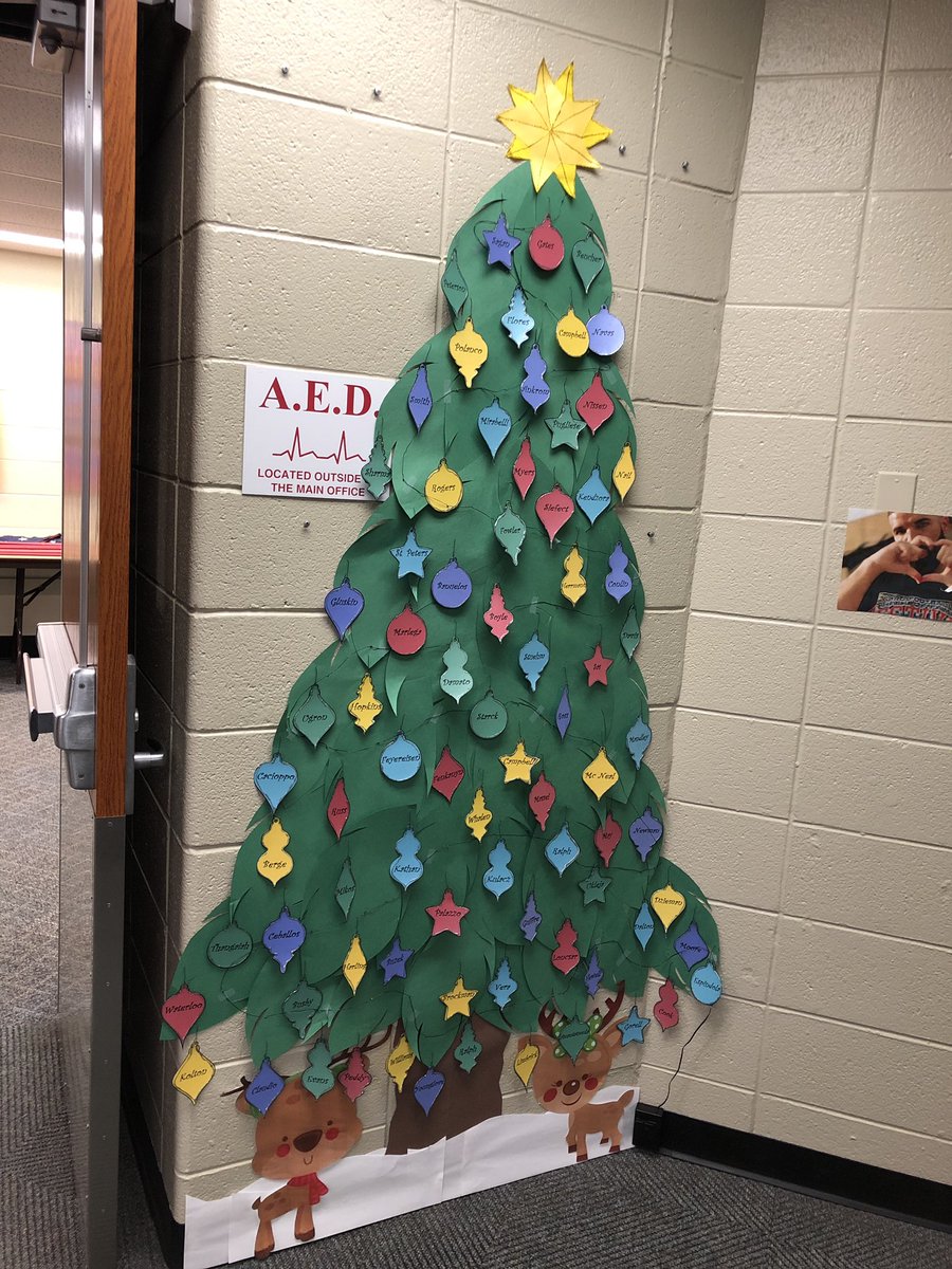 D54Blackwell's tweet photo. A new entryway to welcome our kids back from Thanksgiving break! #boylerocks https://t.co/AaGIriXSGq