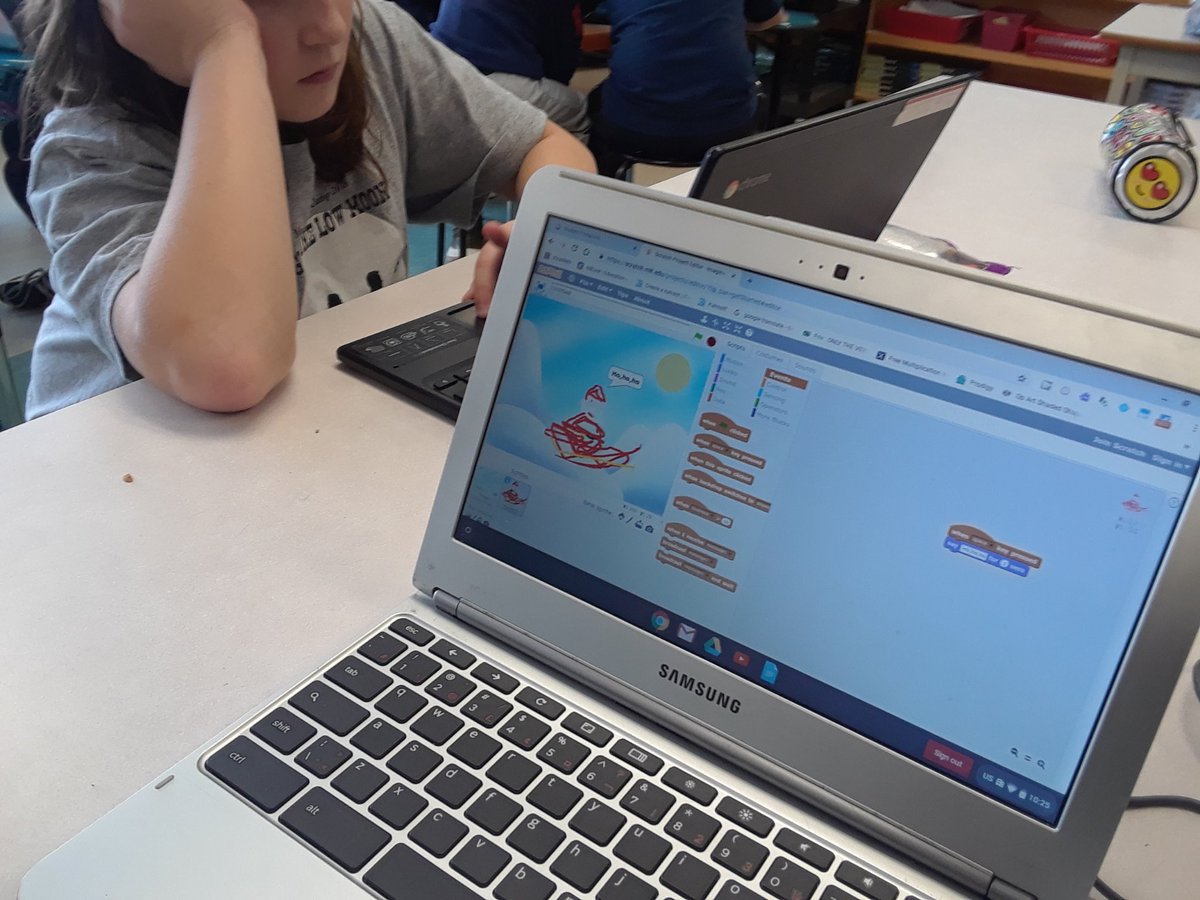 joanne_nisbet's tweet image. Getting ready for coding week here at St. Jerome! @StJeromeOCSB @learningcode @TDOttawa #clcCodeWeek