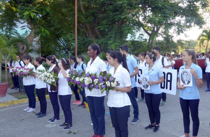 Rinden homenaje en Cienfuegos a los estudiantes de Medicina fusilados en 1871 5septiembre.cu/rinden-homenaj…