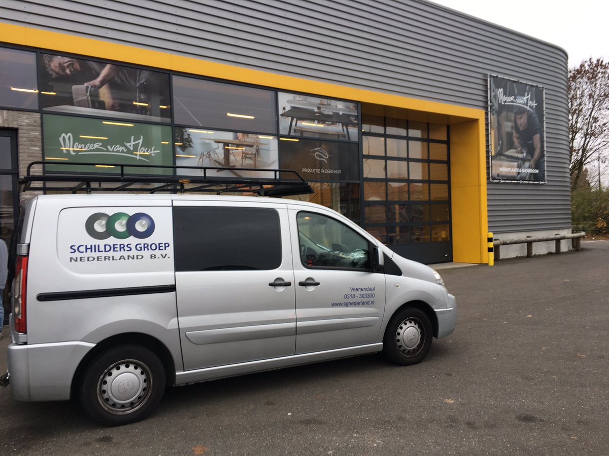 #fotobehang aangebracht ism DeKo-Sign bij @MeneervanHout  in #Veenendaal. sgnederland.nl