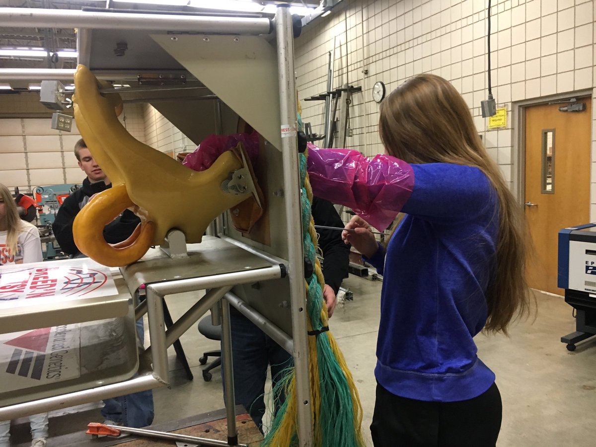Animal Science students got to try their hand at artificial insemination with “Breed’n Betsy” today! Such a neat experience to try for the first time! Thanks to Paul from Select Sires for sharing with us today. #GoodhueSchool