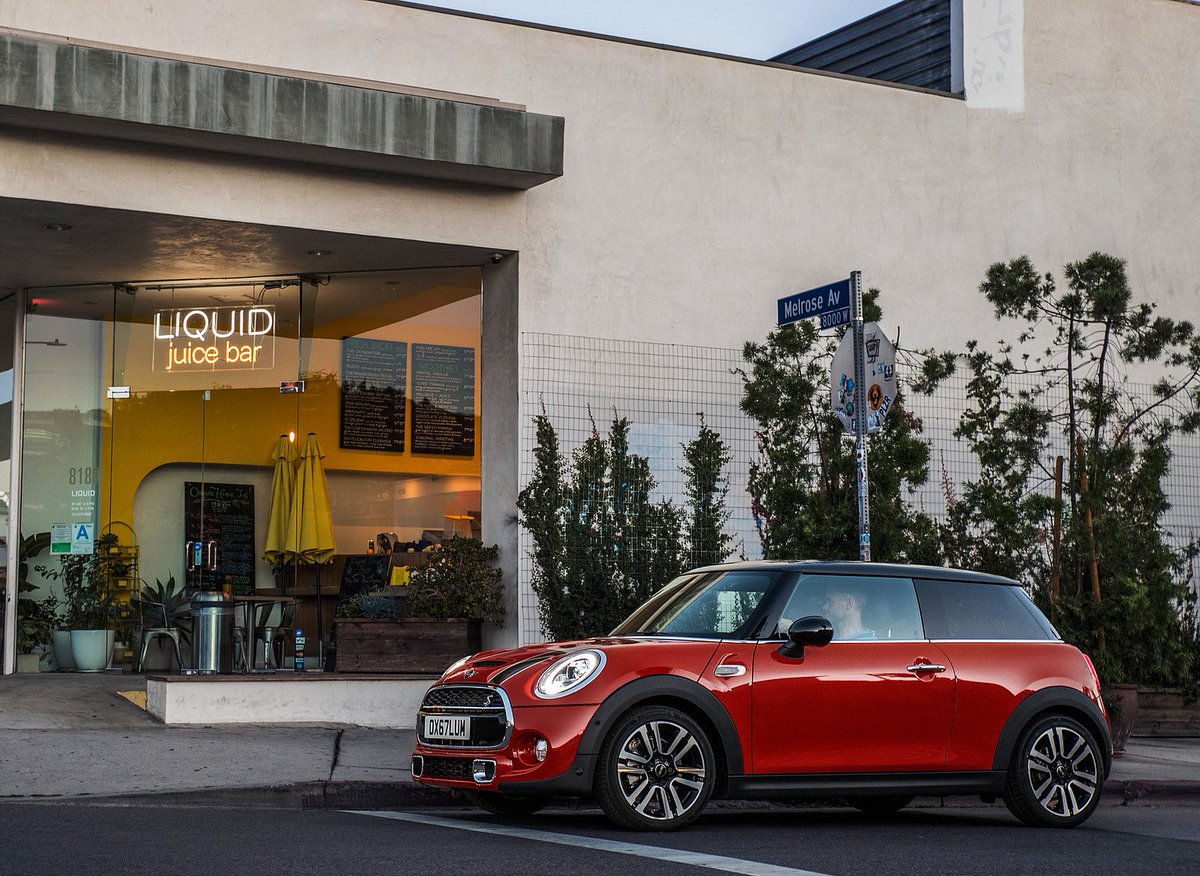 Momentum_MINI's tweet photo. Looking for a vehicle that matches your lifestyle? Look no further than MINI. Test-drive a MINI Hardtop 2 Door today at Momentum MINI.

https://t.co/M45owsP2rO https://t.co/K89vACbiWu