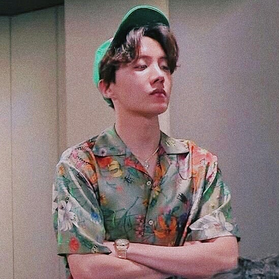 peachhyjjae's tweet photo. ~|• ♡ Hoseokiiieeee ♡ •|~
#HOBI #Sushine⛅ #BTS #Jedits🌸 @BTS_twt https://t.co/66ZlLhpbxW