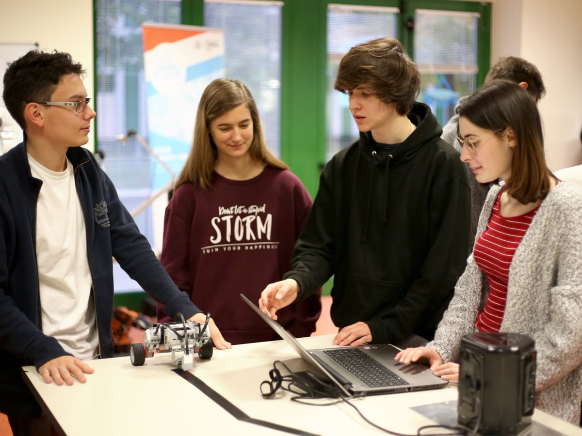 LabAltair's tweet photo. ALTAIR #openlab for the #ERW18 learning robotics with #LegoMindStorm and #ASL students.
@eu_Robotics #EduRobotics #eduRobots @UniVerona #AlternanzaScuolaLavoro #Storiedialternanza @storialternanza https://t.co/AdILjw21IB