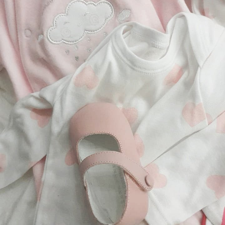 NancyAjram's tweet photo. In a world full of lovely names, I'm totally lost when choosing a name for my coming princess🎈Help anyone??🌸💗
#BabyName #ItsAGirl #YaBanat #NancyAjram https://t.co/LdCHp57ijv