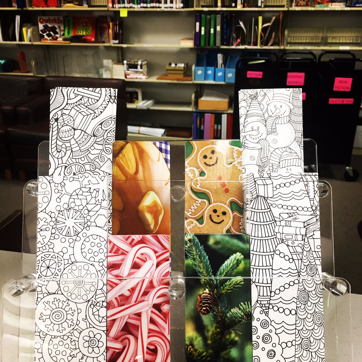 maroonlibrary's tweet photo. We have some new bookmarks out. Check back soon for new book displays at your #maroonlibrary https://t.co/0vXlbVrhah