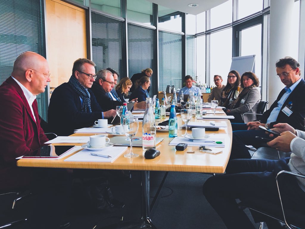 iu Inkassoverband Wenn 15 Pr Experten Ein An Ideen Entzunden Diskutieren Prasentieren Konzepte Ersinnen Sich Austauschen Und Die Inkassowirtschaft Voranbringen Dann Ist iu Ak Komm In Baden Baden Dank An Infoscore