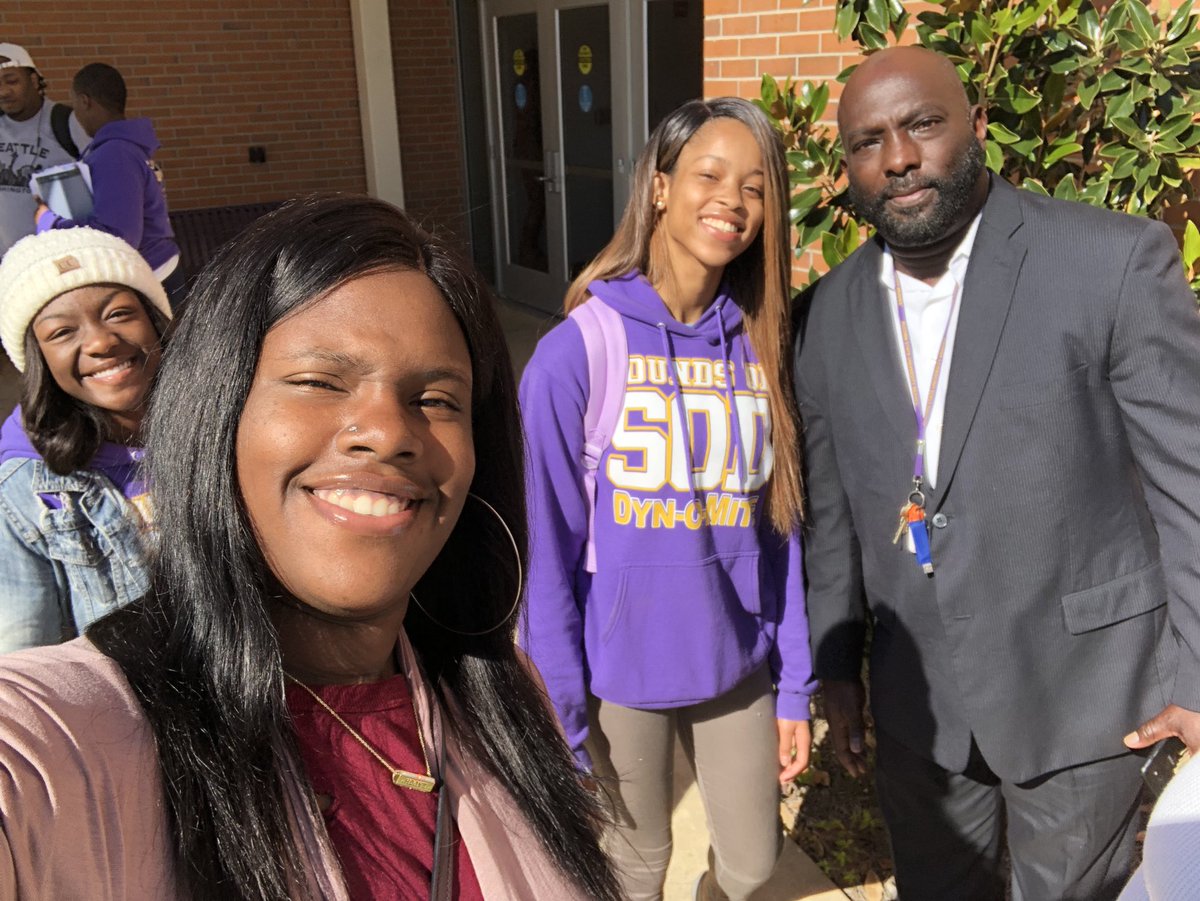 cedashak's tweet photo. people really don’t understand how big of an impact this man has made on people’s life! Dr. Renardo Murray is really a Father away from home from all of us in the Alcorn State Marching band! Y’all might call him Doc but we call him Pops❤️ #BringDocBack https://t.co/w2LqMLIJ5U