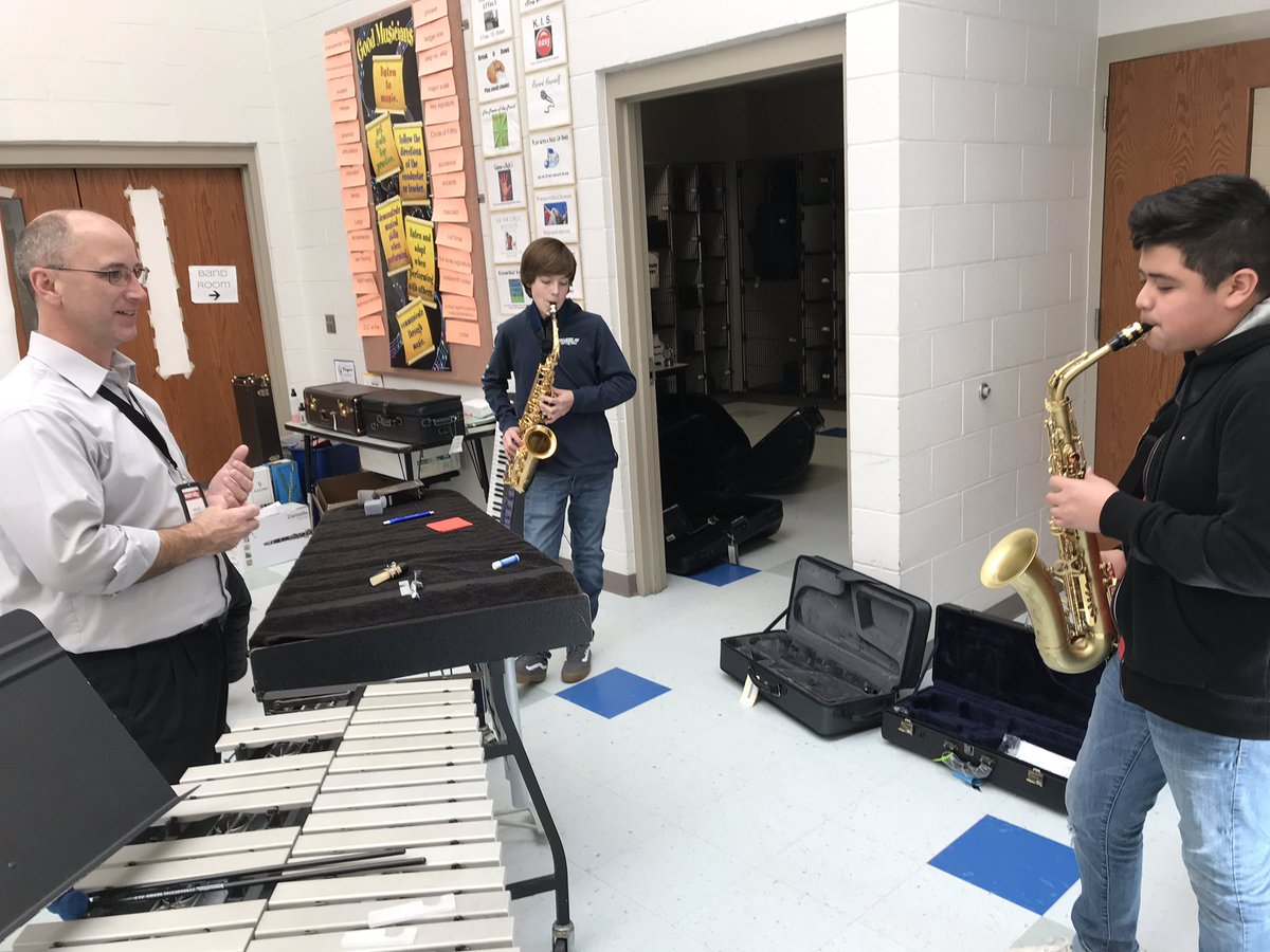 GHMSBands's tweet image. A HUGE thanks to Music &amp;amp; Arts for allowing our 8th grade band students to test out some NICE step-up instruments today!!! @MusicArtsFan #grateful #OurGravelly #musicmatters