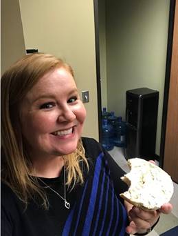 Austin_Williams's tweet photo. When you’ve worked with a client for five years and they’re 1,800 miles from New York, how do you celebrate? By sending them #bagels, of course! Thanks to @FirstCapBankTx - here’s to the next five years of partnership! #AWclient #gratitude https://t.co/frFA0Ghj6R