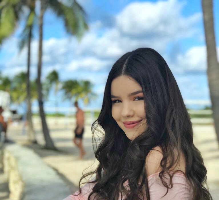 Oh hi there 💞 my Christmas song comes out in 5 days and I’m beyond excited for you guys to hear it 🥰 I’ll share a lil snippet of it soon 🎄