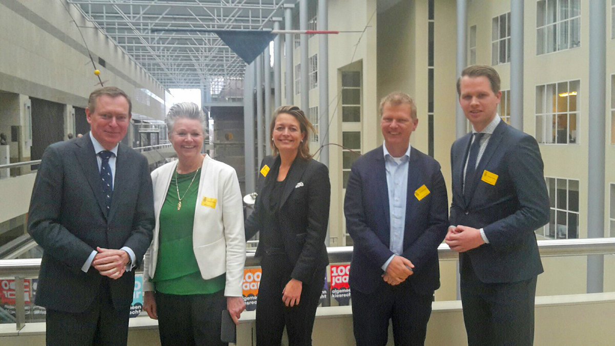 'Landelijke steun voor Regionaal Sportakkoord Achterhoek': 27 november 2018 is een motie voor experimenteerruimte van CDA Tweede Kamerlid Hanke Bruins Slot aangenomen. #samenactief Lees hier het persbericht: achterhoekinbeweging.nl/nieuws/landeli…