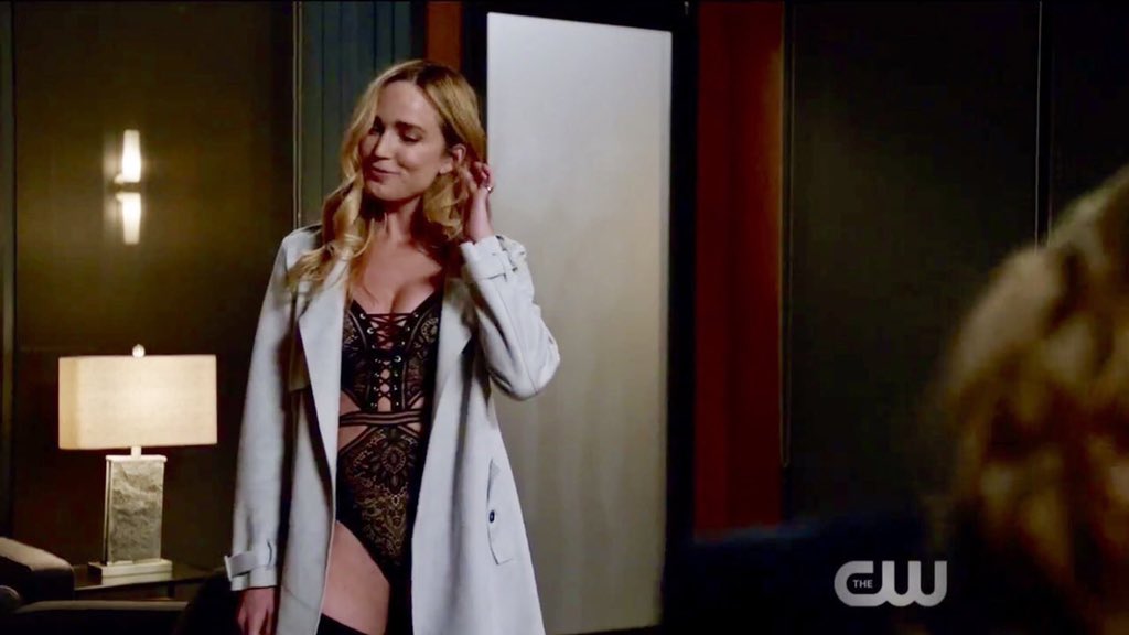 Caity Lotz בטוויטר You Know It S About To Go Terribly Wrong When You Re Trying To Be Sexy Legendsoftomorrow
