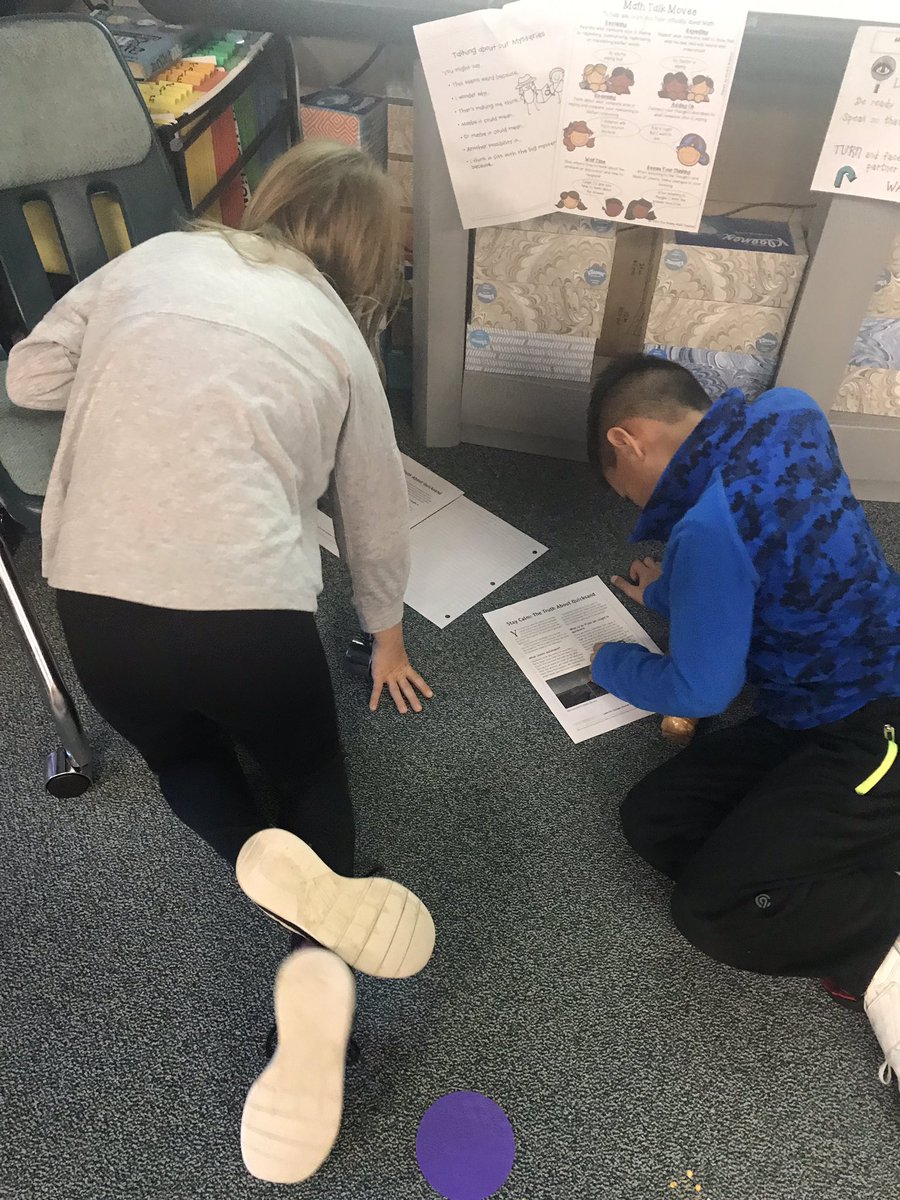 MrsLavenderRES's tweet photo. Finding the main idea and details of a nonfiction passage is much more fun with your reading partner! #mypartnerrocks #mypartnerisbetterthanyourpartner #DragonsHaveHeart @rockenbaughES @Carrollisd https://t.co/7esL08bE1l