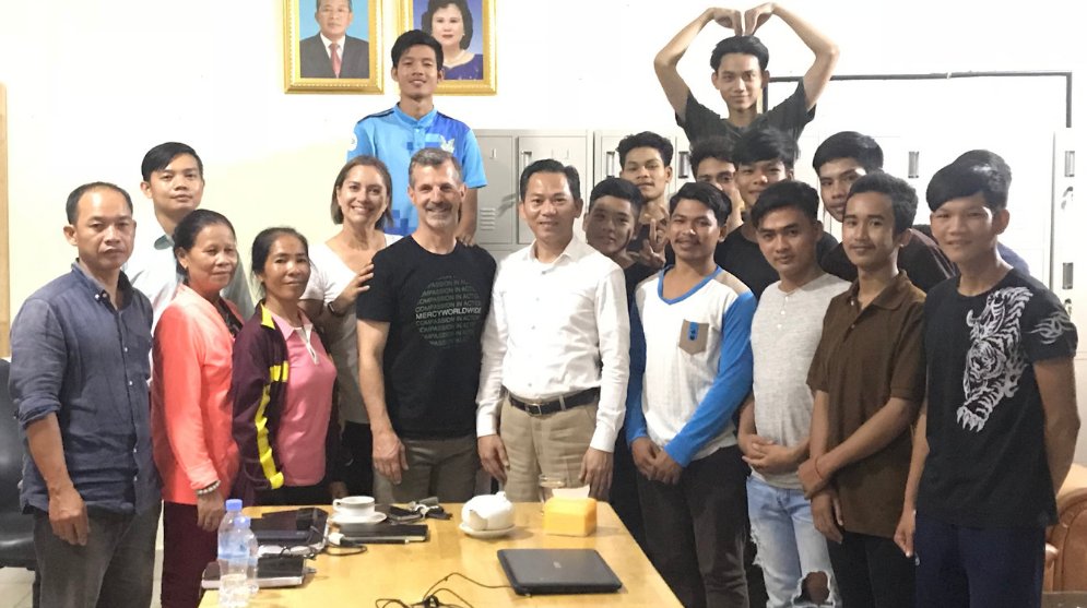 A Special Giving Tuesday Message from MERCYworldwide.- mailchi.mp/fd5757710451/a…
#GivingTuesday #KnowMERCY #ItStartsWithYou