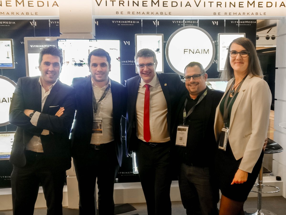 VitrineMediaFR's tweet image. 👏 Clap de fin pour le #CongresFNAIM 2018 👏

Merci et bravo à l&apos;équipe @VitrineMediaFR présente et à @jmtorrollion , président de la @FNAIM  🏠 pour cette super organisation !
#immo #immobilier #fnaim #FNAIM2018