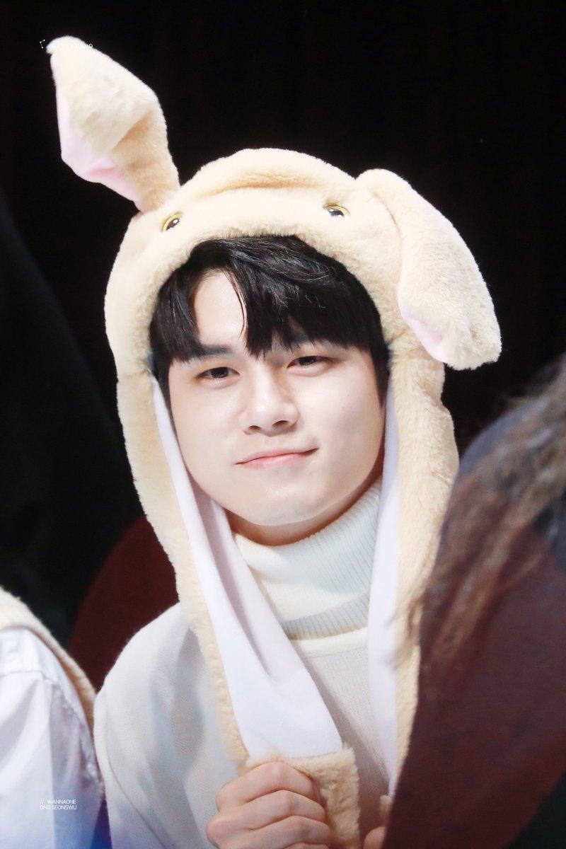 neverland_osw's tweet photo. 💚 181125 누리꿈스퀘어 #옹성우 #워너원 옹? 안뇽~? https://t.co/Cj6rg6PZNI