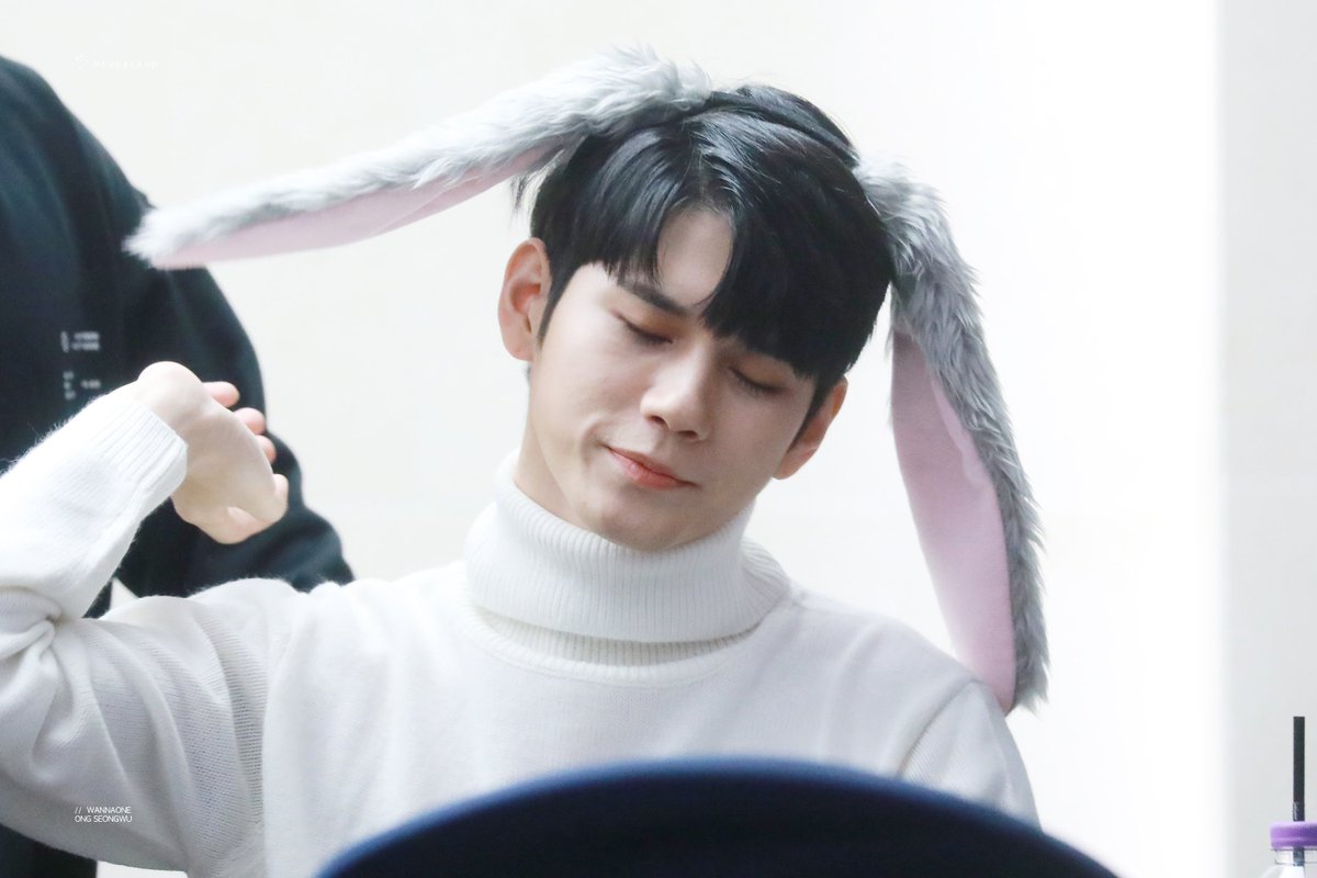 neverland_osw's tweet photo. 💚 181125 스탠포드 #옹성우 #워너원 🐰 https://t.co/CYdO3W7JiE