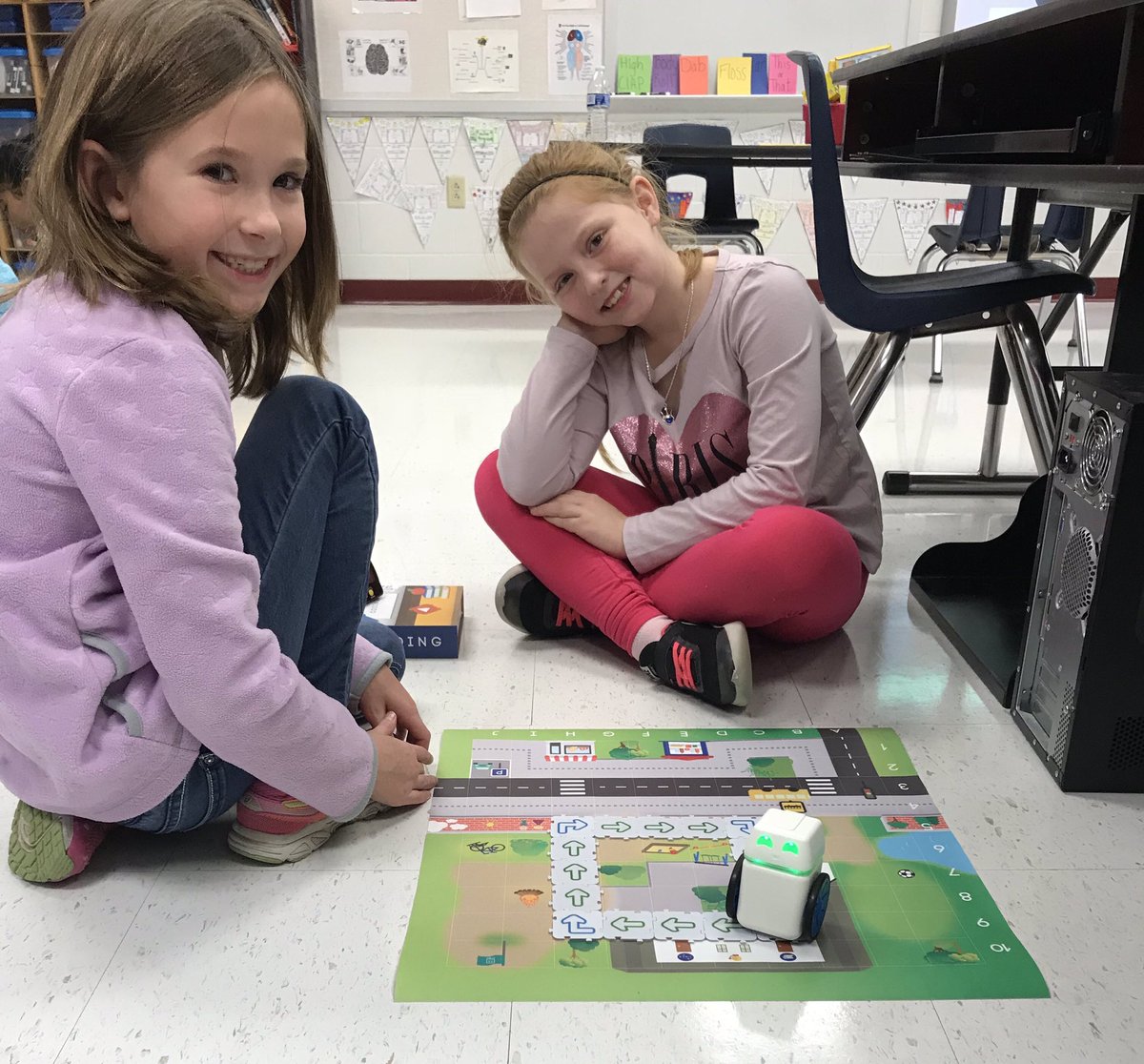 gray3940's tweet photo. Programming Kubo robots to run a route and trying to improve the route time.@GWCarverES @pitscoed https://t.co/tuvVXzfy3i