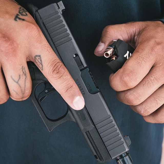 prepperscomes2's tweet photo. Gorilla Ammunition ???????? extremely soft recoil. My #EDC
#survival #glock #gunlovers #guns https://t.co/EaumDI2DPm