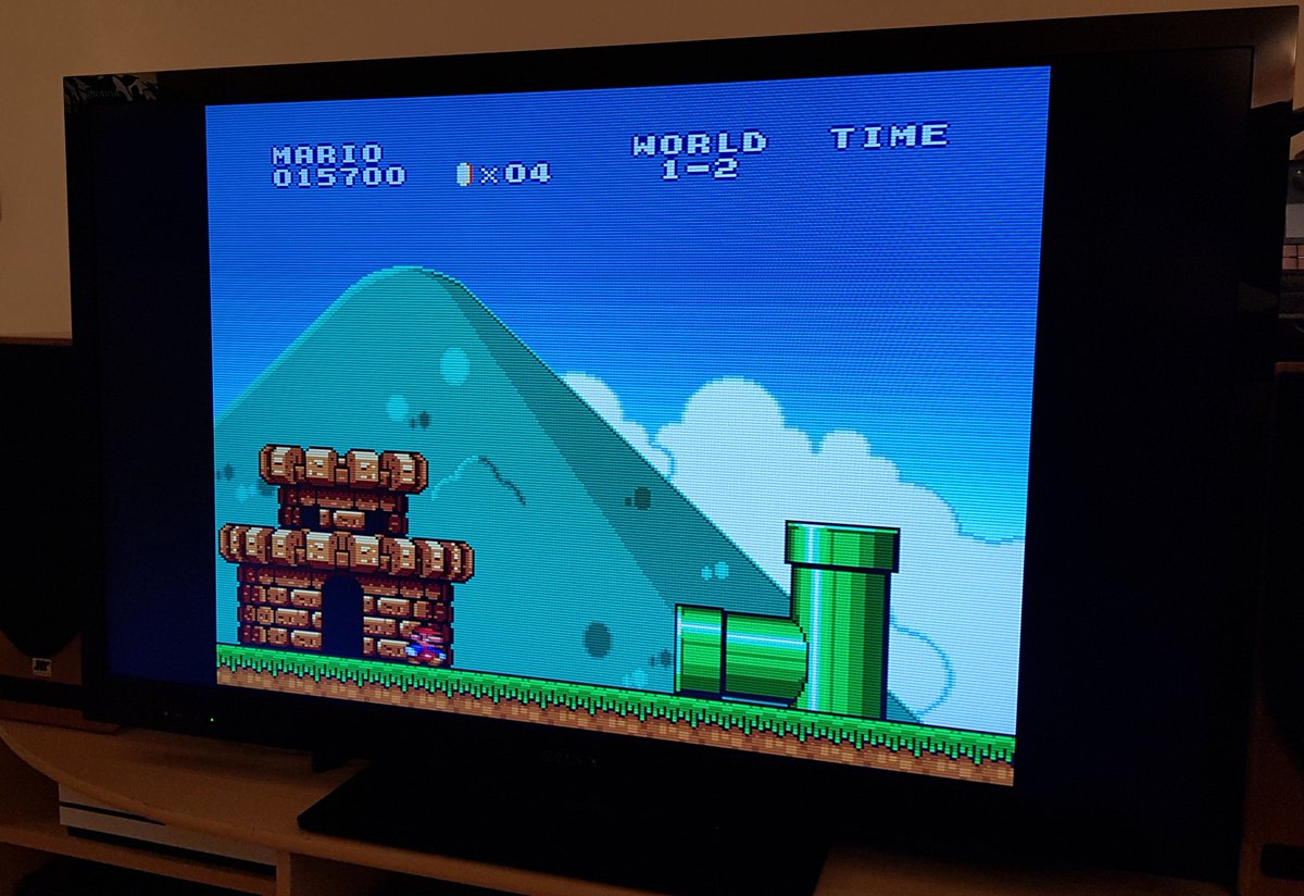 stunty999's tweet image. On continue l'initiation après les devoirs!😊
Merci @recalbox @8BitDo_FR, ça fait un petit truc de voir son fils kiffer devant les jeux de l'enfance de son vieux père 😚 #retrogaming