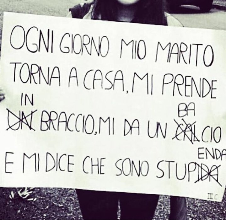 manuelbartoli2's tweet photo. #NONÈNORMALECHESIANORMALE 👠 https://t.co/24uK3CdnfC