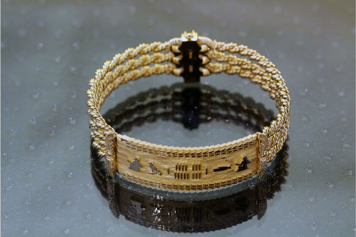 Neil_Rayment's tweet photo. Striking in 22 carat gold, we present to you the completed Egyptian Cartouche bangle 👑 The hieroglyphics contain the customer's initials and date of birth 📆 what do you think of the finished piece? Read the full story here https://t.co/aAWWhmR79Z #bangle #22carat #gold https://t.co/mUZvGKigtS