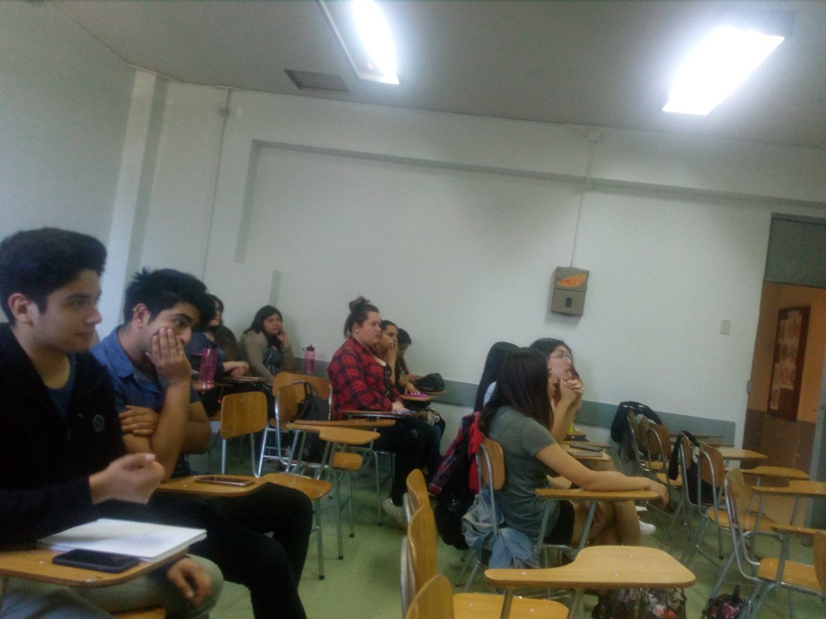 PaolaSaldiasUBB's tweet photo. Aprendiendo de sexualidad responsable y métodos anticonceptivos y de emergencia con Elizabeth Figueroa matrona del Depto de Salud de la DDE. #tutoradosinformados #ProgramaTutores #3eraInducciónUBB @YoSoyUBB @RodrigoFuenteX @SecTecnicaUBB @UbbSomxsTodxs @SecTecnicaUBB @Martha_UBB https://t.co/cazdMAGchX