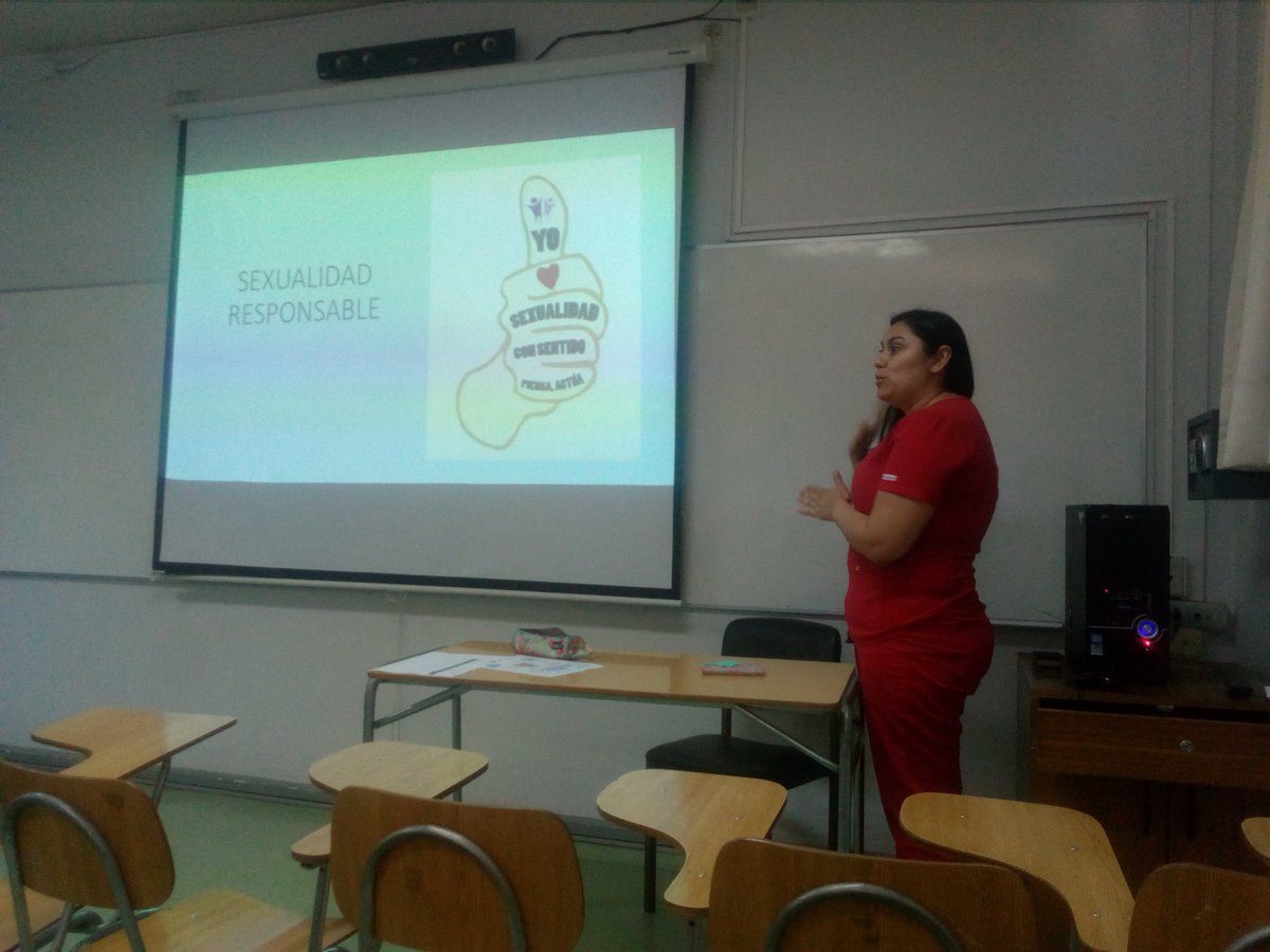 PaolaSaldiasUBB's tweet photo. Aprendiendo de sexualidad responsable y métodos anticonceptivos y de emergencia con Elizabeth Figueroa matrona del Depto de Salud de la DDE. #tutoradosinformados #ProgramaTutores #3eraInducciónUBB @YoSoyUBB @RodrigoFuenteX @SecTecnicaUBB @UbbSomxsTodxs @SecTecnicaUBB @Martha_UBB https://t.co/cazdMAGchX