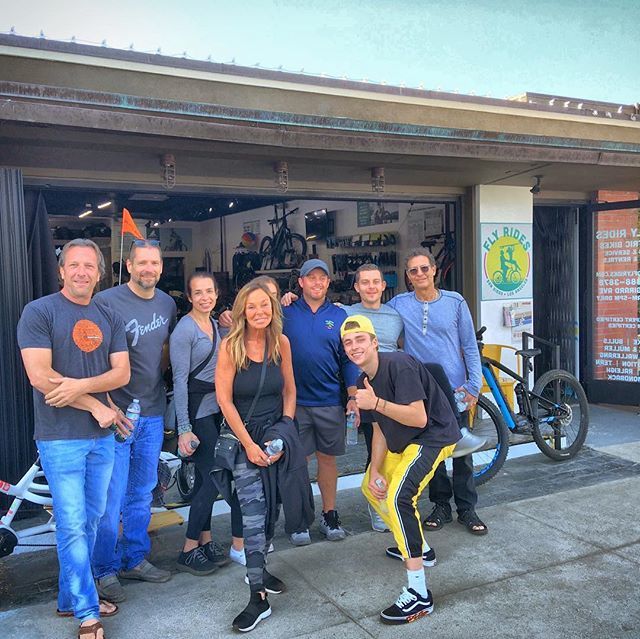 SDFlyRides's tweet photo. It’s that time of year to get the whole family together and come out for a Fly Ride! It’s one thing that the whole crew can agree on 😉 #lajolla #ridesofly #bikesd #bikelajolla #mylajolla #thefamthatplaystogetherstaystogether #ebikes #ebikelifestyle #familygoals https://t.co/J2Oyy9UK0q