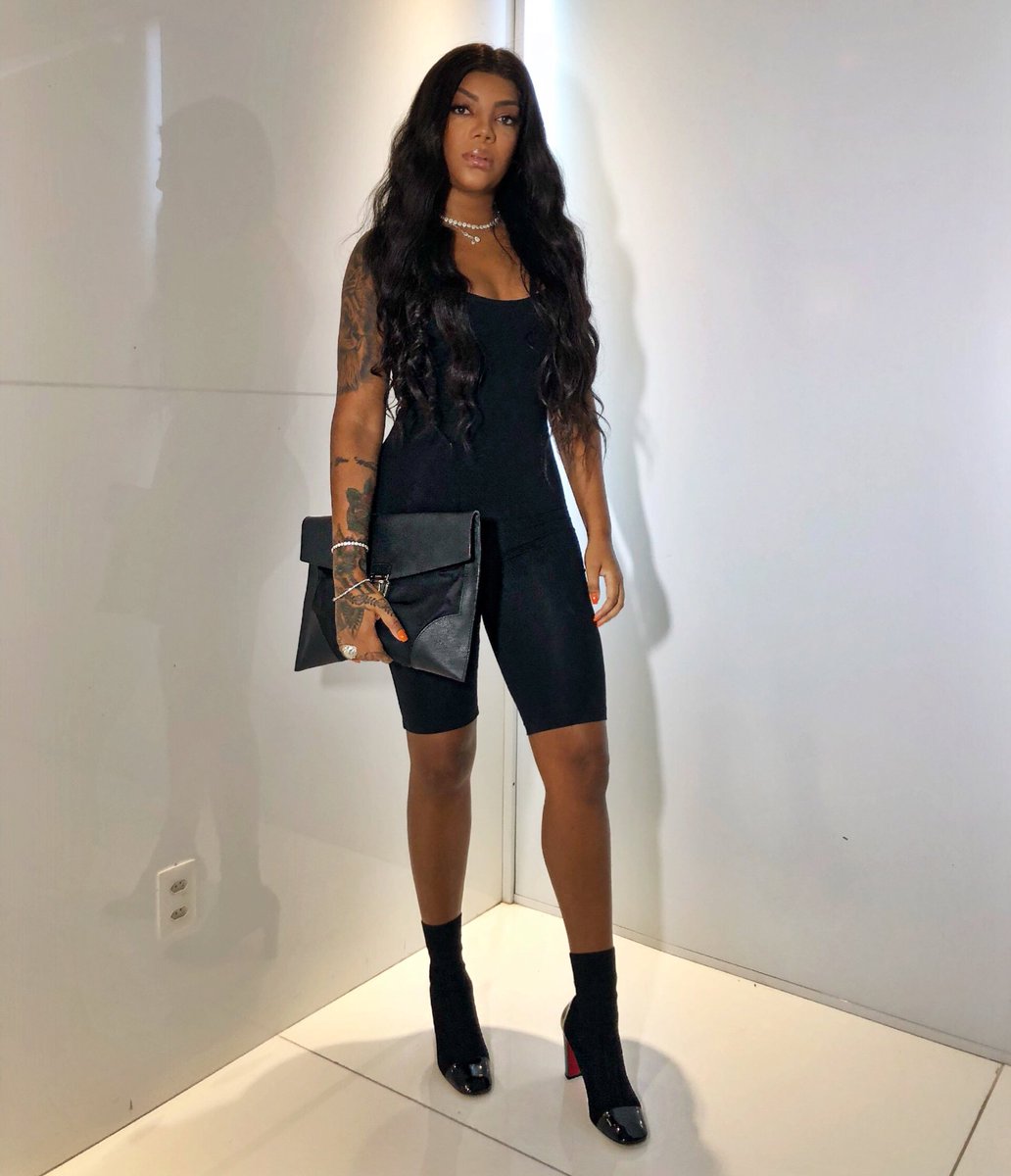 Ludmilla's tweet image. Hoje eu to uma delicinha🤤