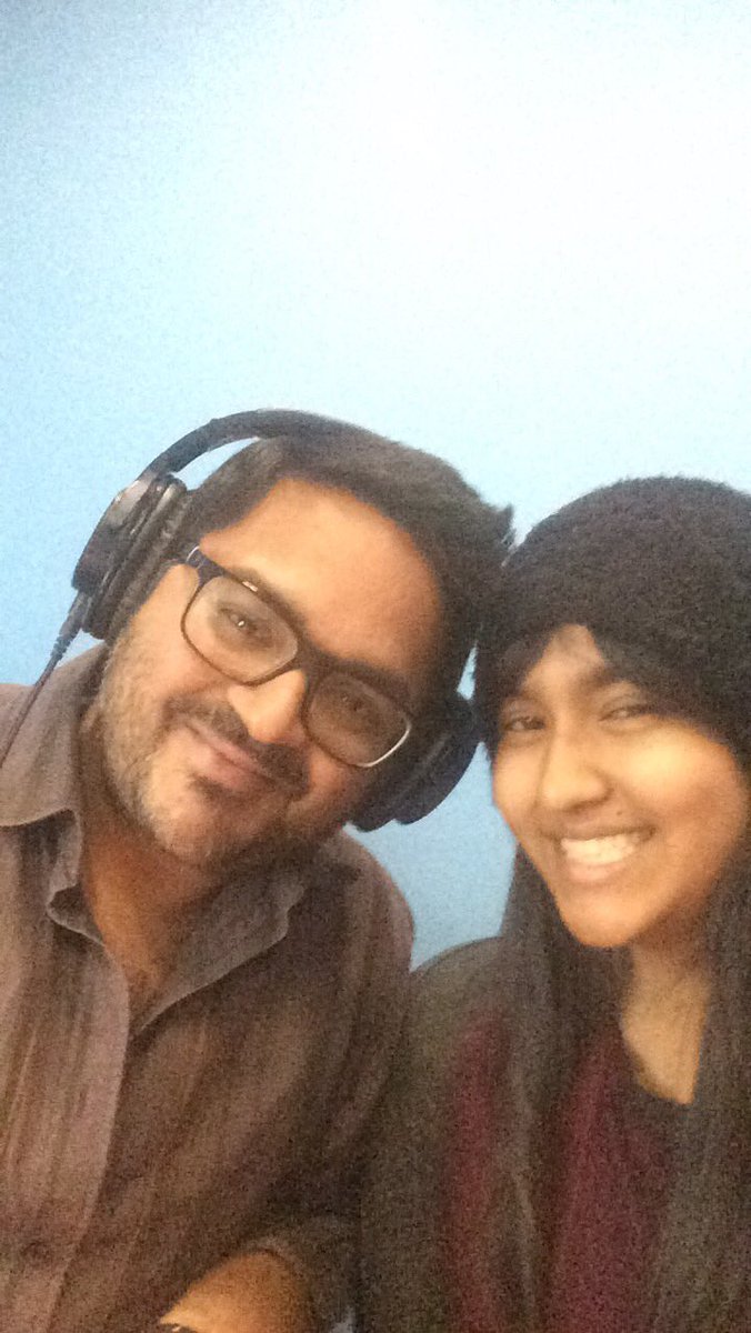 LycaRadio1458's tweet photo. Don’t forget to tune into #TheBigDriveHome with @VishBhatnagar and @LycaRadio1458 in company with a new face @Wessa_243 #funinthestudio #shewontletmebe #livecompany https://t.co/20JAi5xIQs