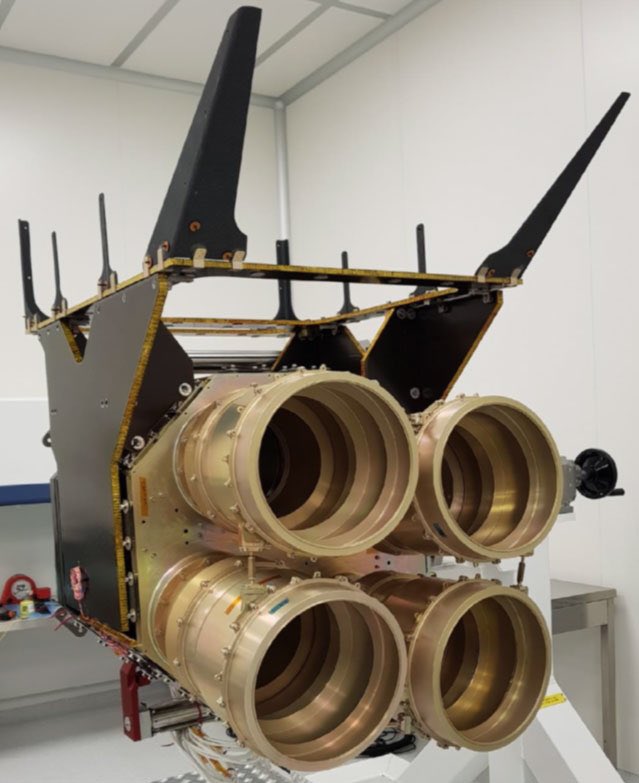makela_antti's tweet photo. Jotakuinkin tällainen pömpeli tulee havaitsemaan muutaman vuoden päästä Euroopan ja Afrikan ukkoset ja salamat 36000 km korkeudelta avaruudesta, eli terveisiä EUMETSATsta, ja kyllä insinöörit osaa! @IlmaTiede:een valvovan silmän alla, tietysti.. https://t.co/C13Liv3cK1