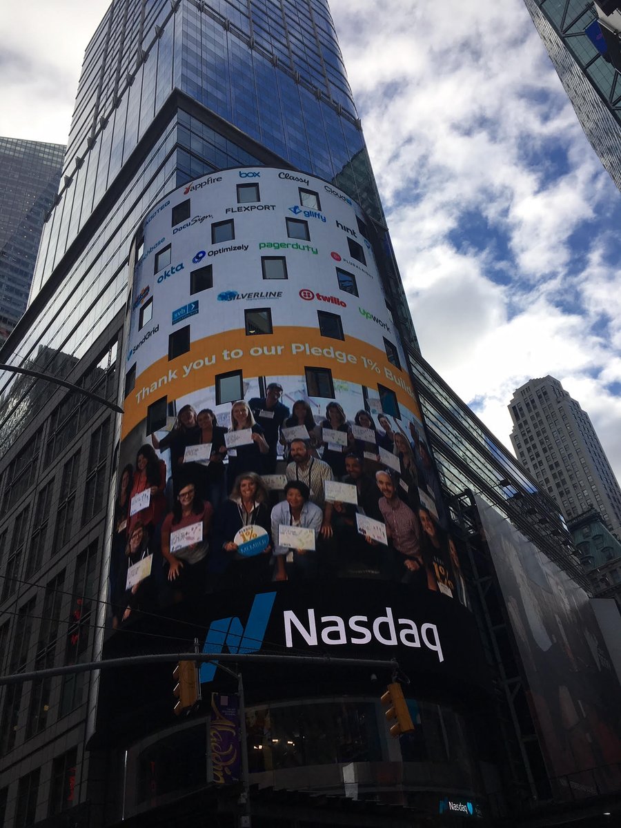 gofundme_pro's tweet photo. We are proud to be a part of @PledgeOne and helping them ring in the bell today at @Nasdaq was a wonderful way to celebrate their 4th birthday! Join us in giving back by taking the 1% pledge. #GivingTuesday #Pledge1Gives https://t.co/uYVkNK4lB7