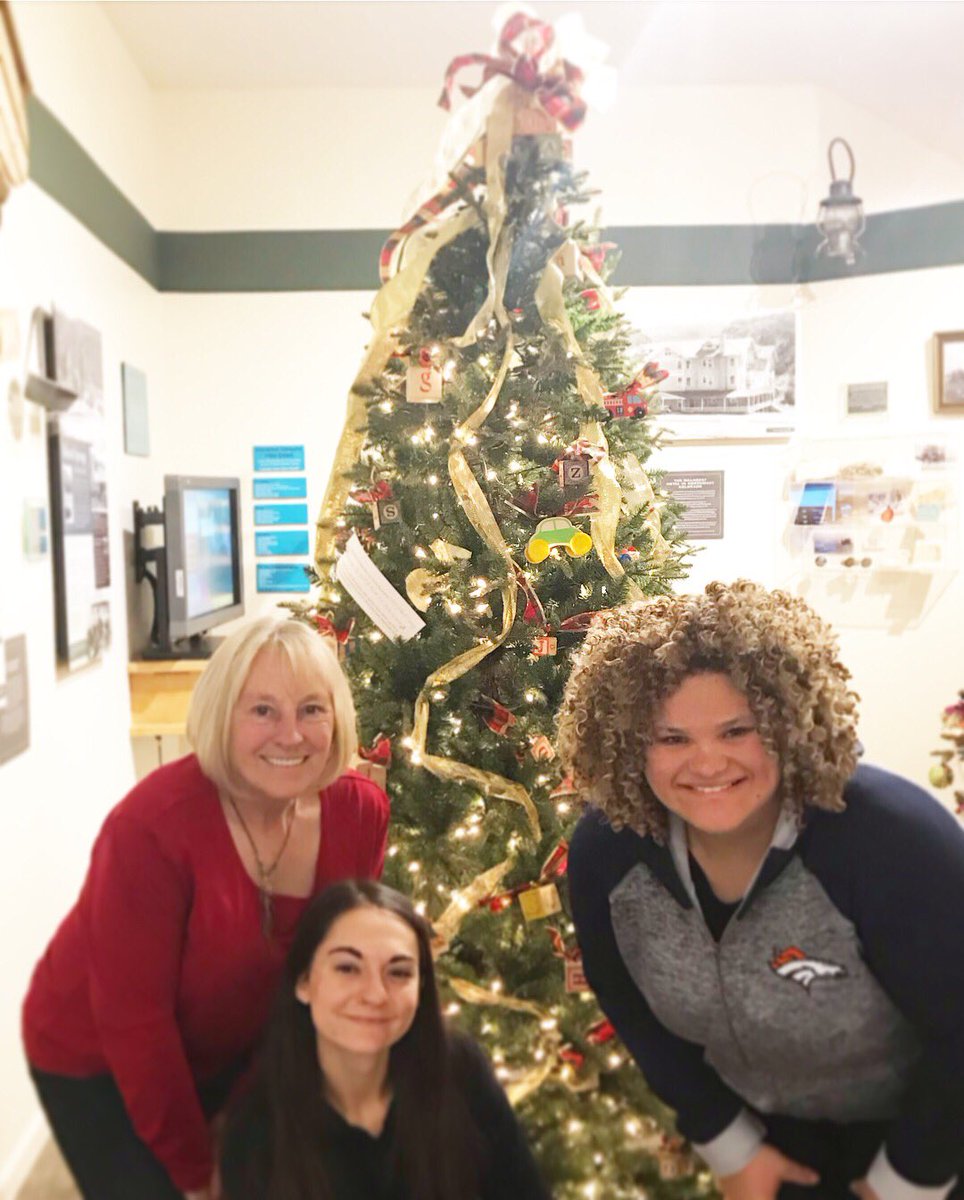 LiftUprc's tweet photo. Stop by Vectra Bank to see the amazing Christmas tree our talented volunteers decorated! #Buildingblockstoahealthycommunity #vectrabank #treadofpioneersmuseum #festivaloftrees2018 https://t.co/hnoDCaF3W5
