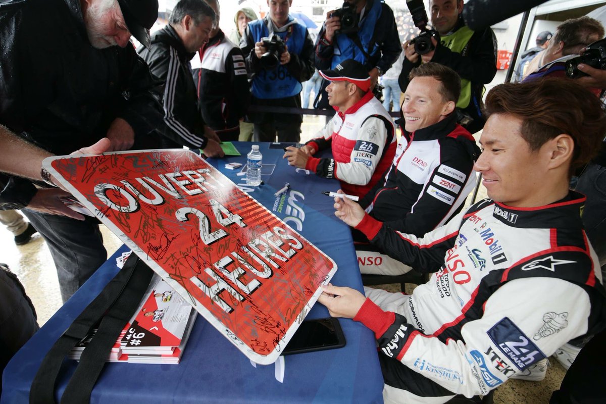 michaellgoodwin's tweet photo. True story,
Me “Mr. Kobayashi can u please sign your name here ? ”
Mr Kobayashi “gives this look”👇
Mr Kobayashi “then signs his name like 1 foot big all over the other driver signatures” #LeMans2016 #signguy https://t.co/cu9k53NZiN