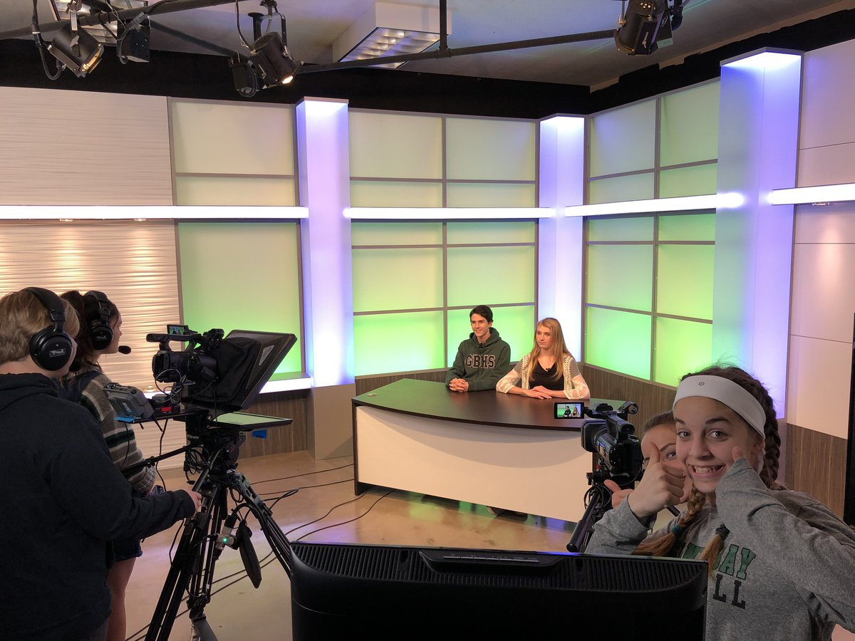 The #MediaProduction class back in the studio after a break for E15M. Who is going to make it into #AdvancedMediaProduction this spring or next year?