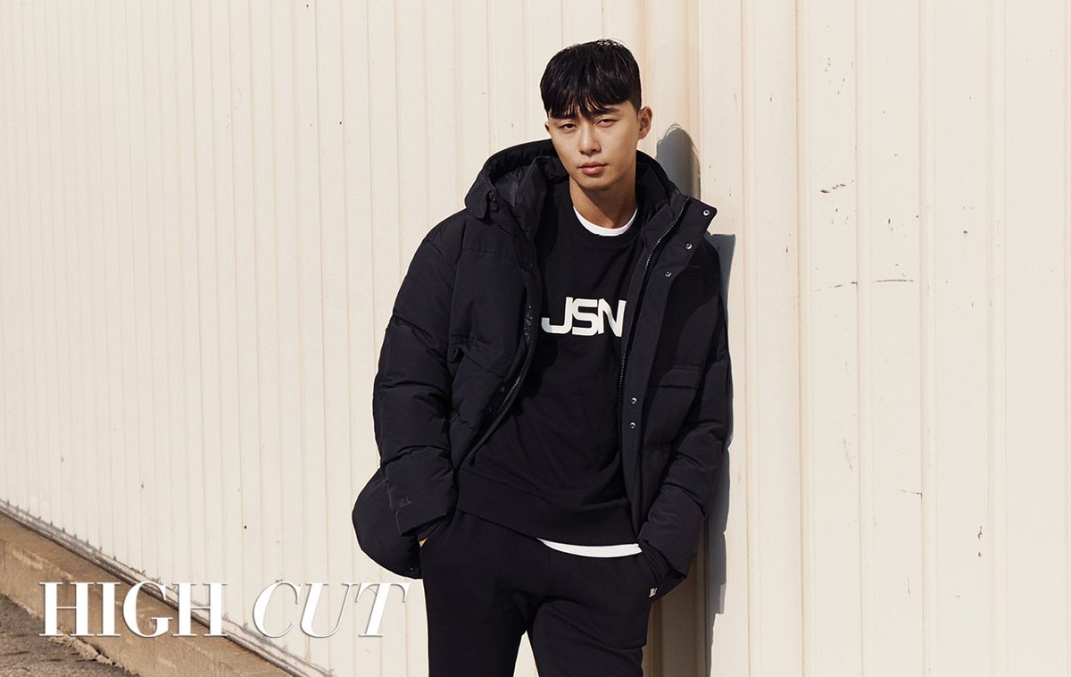 highcutstar's tweet photo. #HIGHCUT VOL.231 #박서준  
'이 구역의 쿨남' 박서준이 하이컷 커버를 장식했습니다. 더 많은 화보컷 및 차기작 '사자'에 관한 인터뷰는 11월 29일 발간하는 하이컷 231호를 통해 만날 수 있어요. 
-
#하이컷 #HIGHCUT #highcutstar #박서준 @bn_sj2013 #질스튜어트스포츠 @jillstuartsport_official https://t.co/vGJ24VrUoW