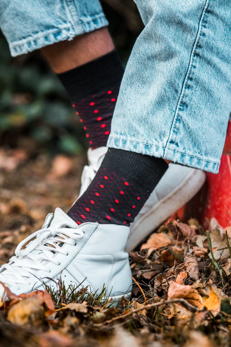 ConsciousStep's tweet image. Last chance! Only a few more hours left to get a free pair of Holiday Socks that Plant Trees with every purchase 🌳🎁Find gifts for everyone in your life and get your free pair now. 

Shop gifts: consciousstep.com/collections/gi…