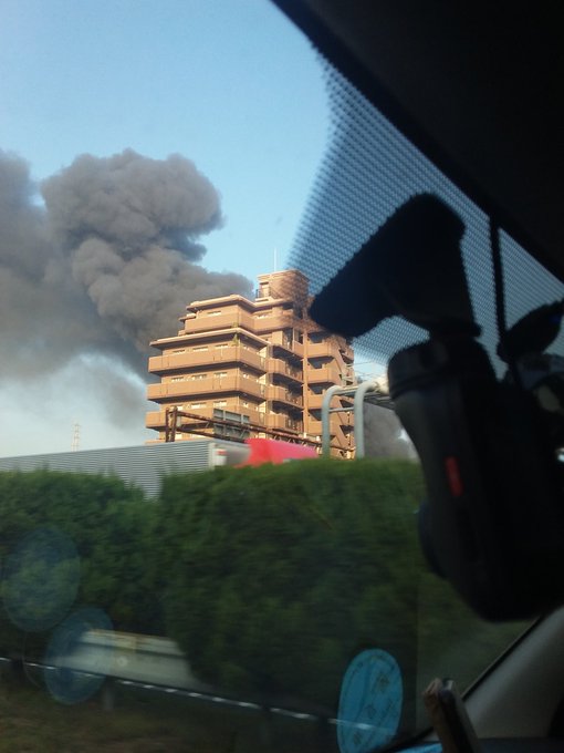 火事 コーナン千里山田店で大規模な火災 周囲に黒煙たちこめる ガスタンク近いし怖い 吹田市山田北 まとめダネ