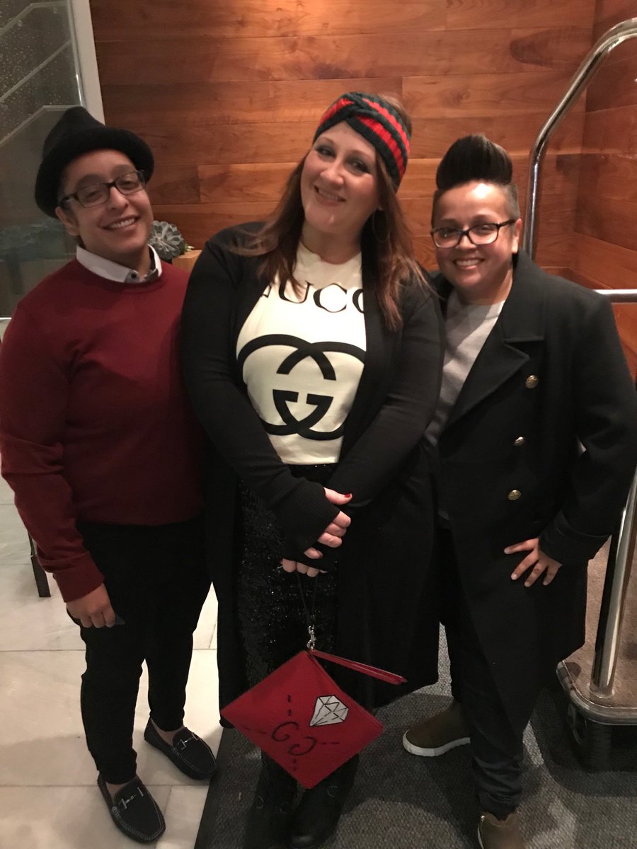 ArtistTerryOG's tweet photo. @OneWithPetCare @CThomasSMB Happy Birthday Ct!!!! 😃 Celebrating 40 years of life to the fullest. I am honored to be apart of this amazing memorable birthday trip. Living it up to the fullest #Suitelife #NYC #2018 #CTsBirthday https://t.co/DaIBH5zkJC