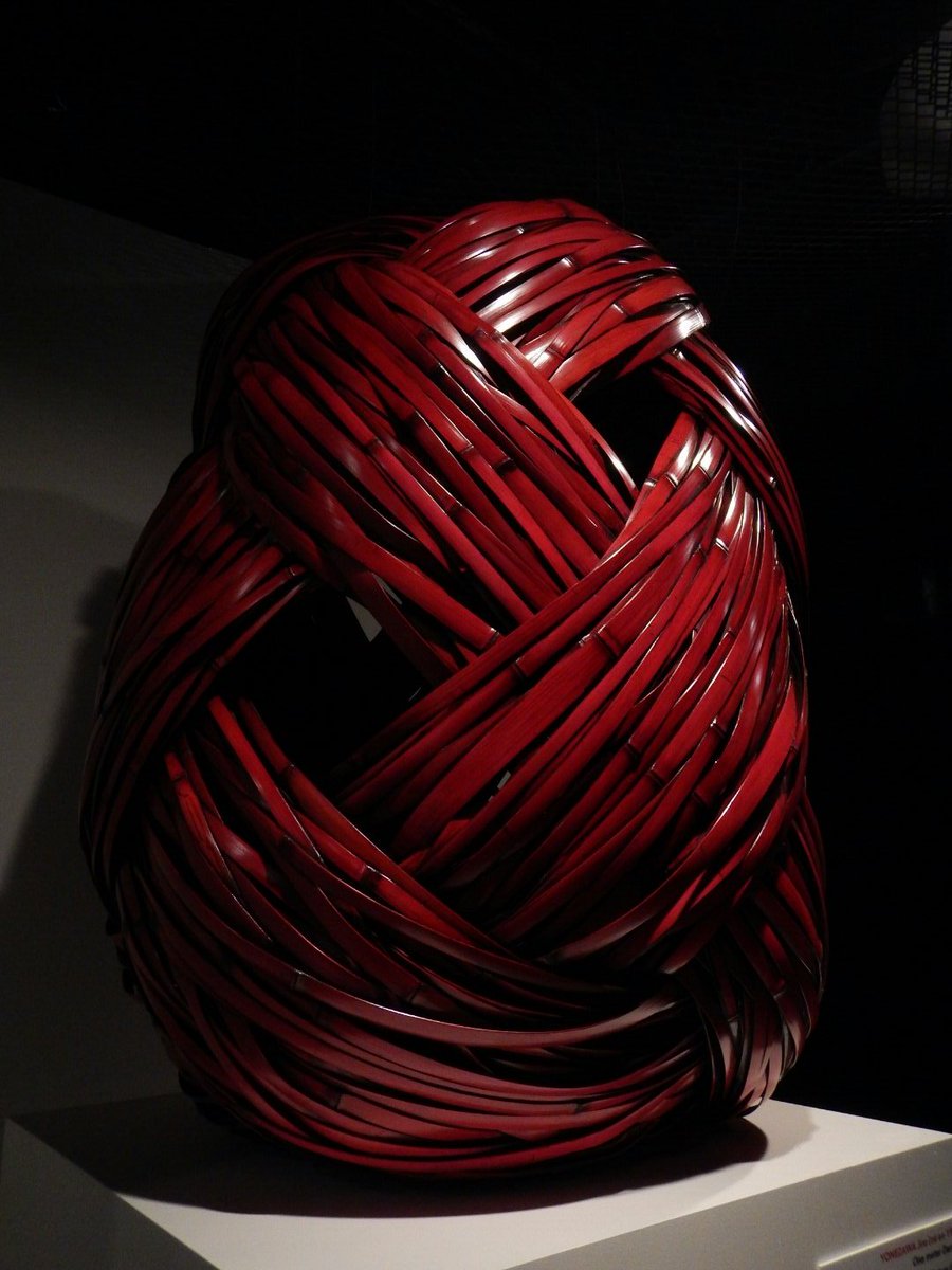 Kangekiblog's tweet photo. #Fendrelair @quaibranly expo consacrée à la #vannerie japonaise en #bambou. Dans les mains des artisans/artistes, le bambou se fend pour devenir aérien et joue avec la lumière pour créer des ombres mouvantes. Un esthétisme dans la pure tradition japonaise. #japon @Japonismes2018 https://t.co/PqHcFhaFvk
