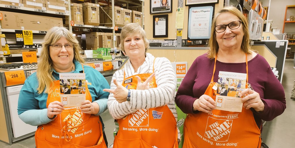 MoJaxon1's tweet photo. Hey #D306 😎🤩 We are going in Double ⬇️ on the PK Certifications @ #1402Rockstars! 🌟Way 2 execute @pattymontez &amp; @NormaBarkley5 CONGRATS ladies! 🙌🏽😎 As Cardi B would say, 🎤We like it like, that!💃🏾🎧🎶 #SWBest #D306 https://t.co/Uxj8TVyIzu