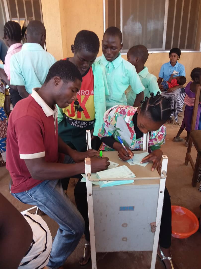 ibkasim4real's tweet photo. #WHO_Plateau: #YFPMVC2018 ongoing as #2nd_Phase LGAs start #Yellow_Fever Campaign vaccinating eligible ages 9months to 44yrs. Go &amp; get vaccinated, at the nearest #PHC or #Temporary_Fixed_Post. #Its_Safe, #Effective &amp; #Free. @WHONigeria
@DrClementPeter @BrakaFiona @KulchumiIsaHamm https://t.co/HwcaJ33lro